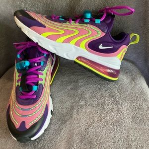 Nike Air Max 270 React Womens size 9